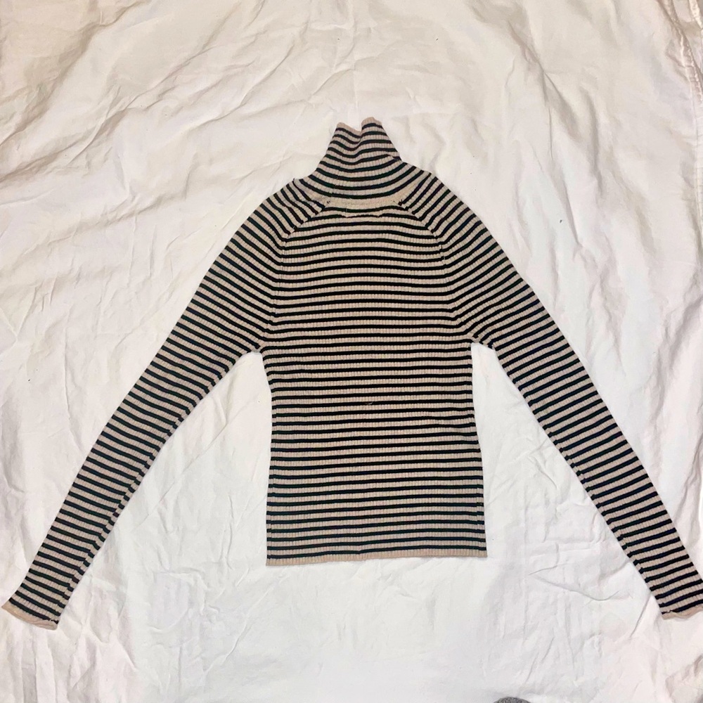 Super soft, stretchy stripped turtleneck top
